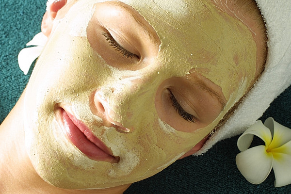 Twacha Herbal Detoxifying Facial (For Acne Prone Skin ) + Waxing