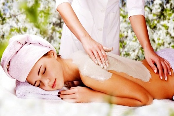 Full Body Polishing (Includes Scrub + Cream + Pack )