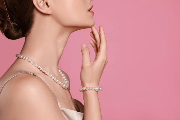 Pearl Whisper Glow